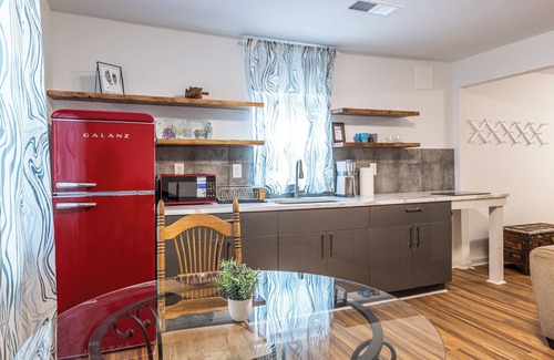 Church Street Apartment | Charming Apartment Mins to Airport & Downtown