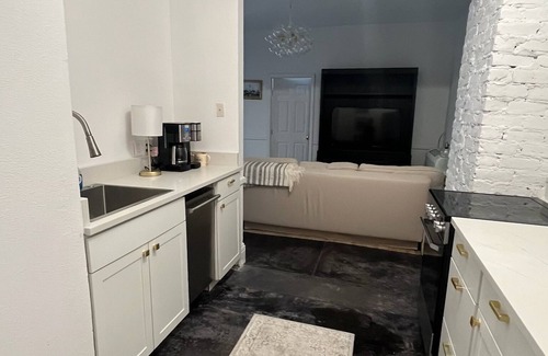 Irish Channel Apartment | Charming Apartment in the Irish Channel with Private Courtyard