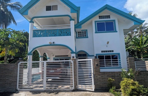 Anahawan House | Charming apartment with AC and WiFi in superb Anahawan