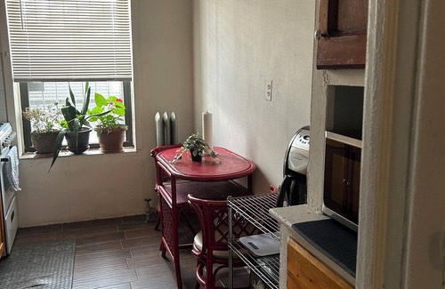 East Flatbush Apartment | Charming apartment with Heat &AC and WiFi in fantastic city