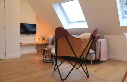Historisch centrum Apartment | Charming Apartment with Cathedral View! On the 4th floor