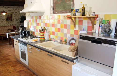 Goudargues Apartment | Charming Apartments in the Mas de Soleil (Gîte "Tradition")