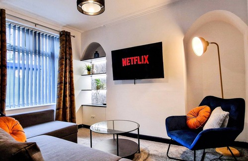 Everton House | Charming Apartments | Retreat Near City Centre & Stadiums – Perfect Location!