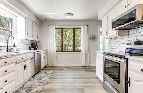 Appleton House | Charming Appleton Getaway about 3 Mi to Downtown!