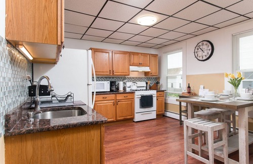 Ipswich Apartment | Charming apt -2 Bedroom -Close to Beach/Sleeps 6