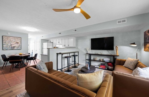 Williamstown Apartment | Charming apt near Ark Encounter! 3BR for 8 guests!