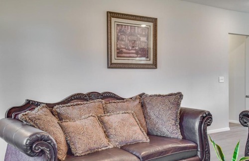 Sebastian County House | Charming Arkansas Getaway - Walk to Downtown!