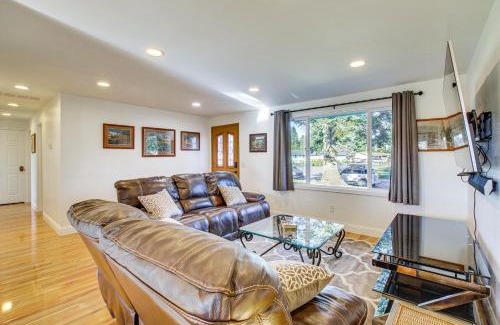 Arlington House | Charming Arlington Home with Hot Tub and Fenced Yard!