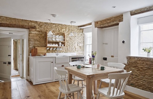 Chippenham Cottage | Charming Artisan Cottage | Historic Stay Near Bath, Castle Coombe & Lacock