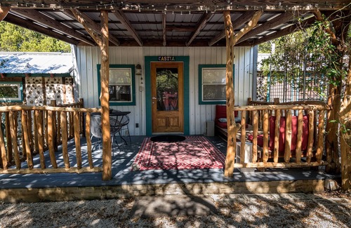 Tumbleweed Hills Cottage | Charming Artistic Casita in rolling Texas Hill Country