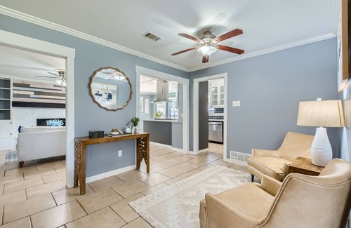 West Arlington House | Charming Ashbury Retreat-Cozy Comfort in Arlington