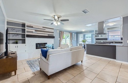 West Arlington House | Charming Ashbury Retreat-Cozy Comfort in Arlington