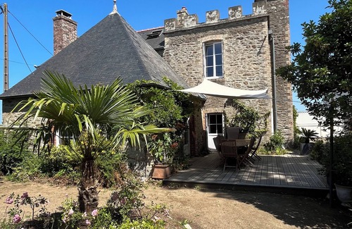 Lancieux House | Charming atypical house with sea view in the village centre 200 m from beaches