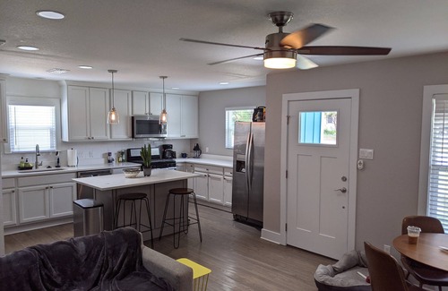 Highland House | Charming Austin bungalow, close to everything