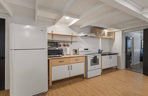 Chico House | Charming Avenue Guest House