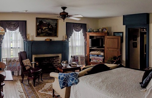Snow Hill Bed & Breakfast | Charming B&B in Snow Hill with WiFi and AC