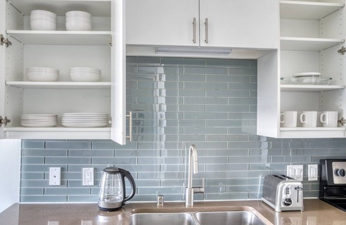 Old Ballard Apartment | Charming Ballard 1BR w/W/D, BBQ & Gym, near Waterfront, by Blueground