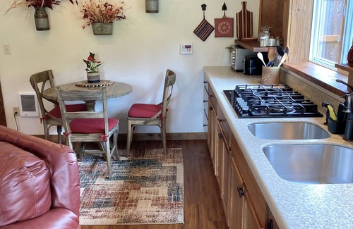 Port Angeles House | Charming Barn Cottage
