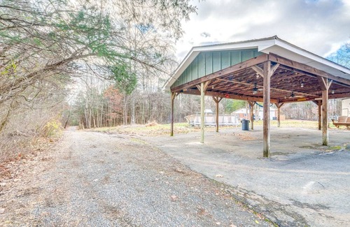 Lakeview House | Charming Barn House