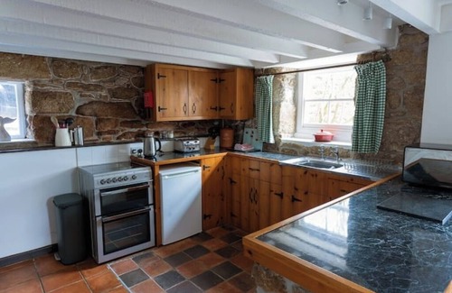 Castallack House | Charming barn in scenic Lamorna valley
