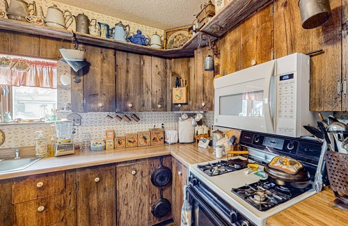 Lowder House | Charming barn-turned-home with hot tub & W/D - quiet location & dog-friendly