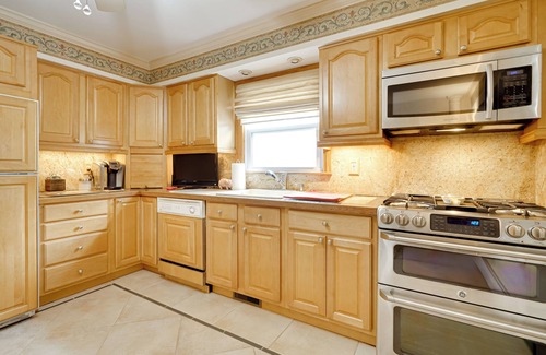 Avon House | Charming Bay Head Retreat - Half-Mi to Beach!