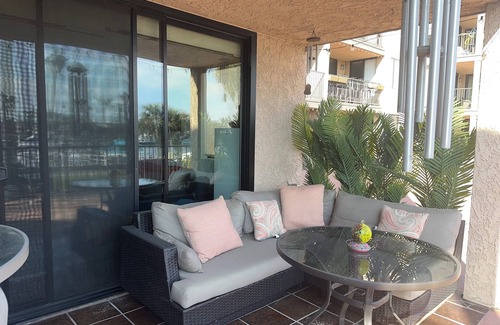 Belmont Park Apartment | Charming bay view 1-bedroom in superb BelmontShore with beach at your steps