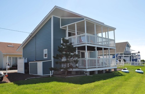 Keen-Wik On the Bay House | Charming Bayfront Cottage! Spectacular Sunsets! PET FRIENDLY ! NO CLEANING FEE