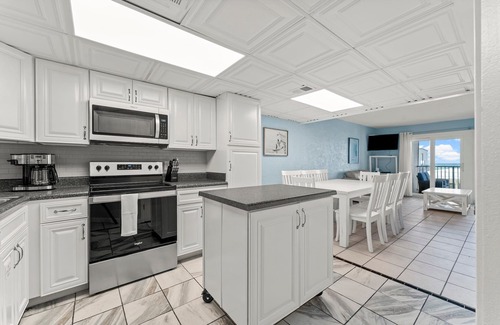 Bel Air Condo | Charming beach getaway with stunning ocean views