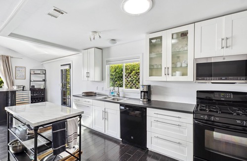 Corona del Mar House | Charming Beach Bungalow – Steps from the Sand & Village
