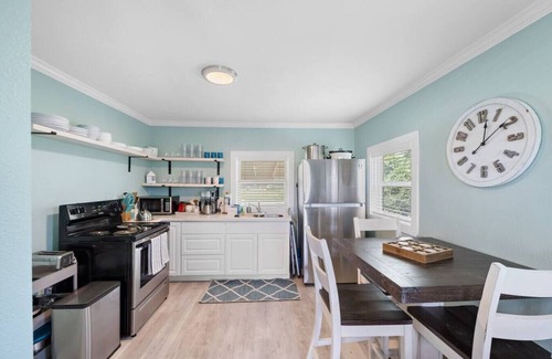 Galveston House | Charming Beach Bungalow Near the Seawall
