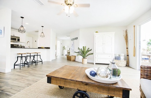 Bonita Shores House | Charming Beach Cottage with private pool - only 2 miles to stunning Bonita Beach