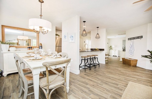 Bonita Shores House | Charming Beach Cottage with private pool - only 2 miles to stunning Bonita Beach