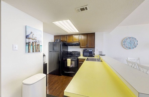 North Ocean City Condo | Charming Beach Condo w/Balcony, beach & bay views, Pools, Gym, Tennis, W/D & A/C