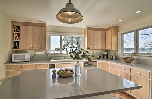 Deltaville Cottage | Charming Beach Cottage on Fishing Bay