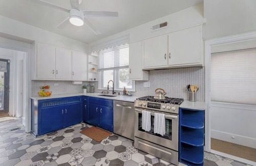 Atlantic City House | Charming Beach Haven 5BR w Private Parking, 2 BLKs to Beach!