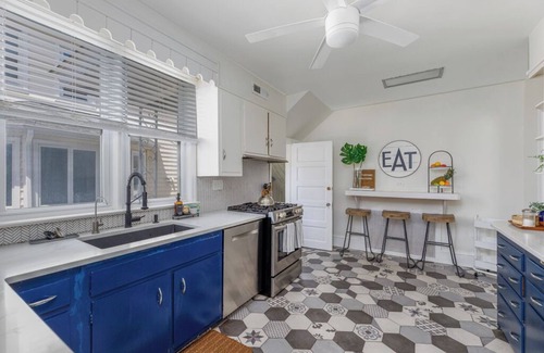 Atlantic City House | Charming Beach Haven 5BR w Private Parking, 2 BLKs to Beach!