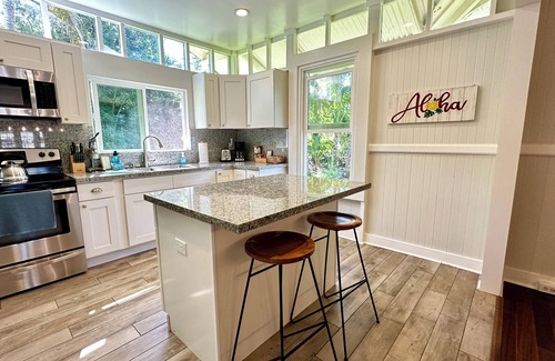 Hilo House | Charming Beach House @ Richardson Beach Park, Hilo’s Premier Beach