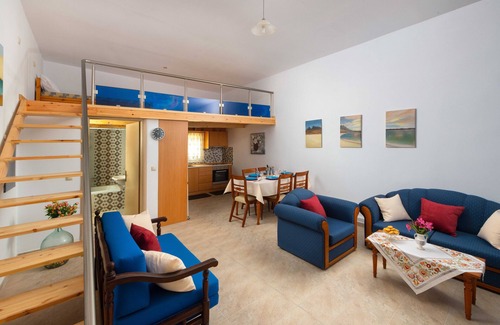 Gennadi House | Charming Beach House with private pool in South Rhodes, Beach Pearl