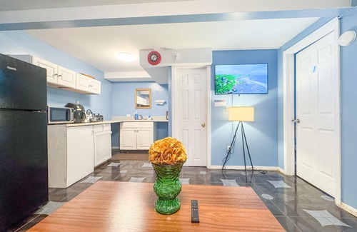 Queens House | Charming Beach Room