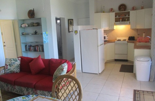 Great Exuma Apartment | Charming beachfront Queen bedroom/2bath apartment on fabulous Hoopers Bay beach