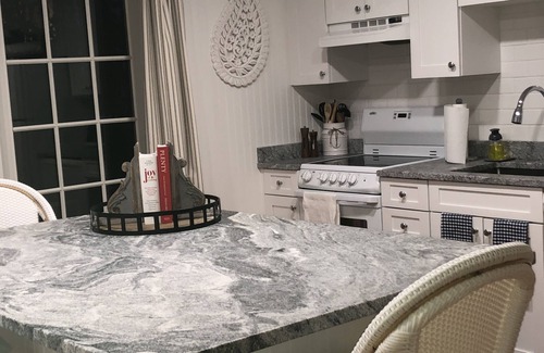 Mashpee Cottage | Charming, Beachfront Cottage, Designer Furnishings, Newly Renovated, 2bd/1.5bath