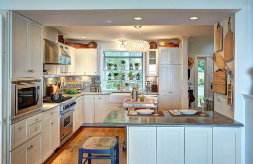 North Sea House | Charming Beachfront Cottage between SHampton & Sag Harbor, Spectacular Sunsets
