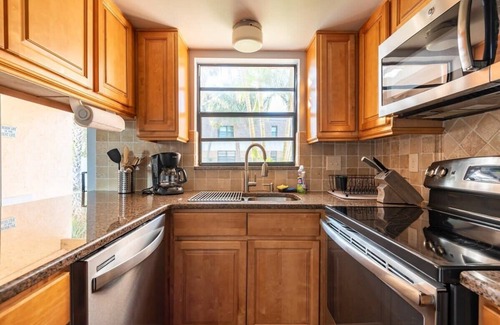Indialantic House | Charming Beachside Escape Patio Parking