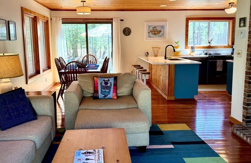 Glen Arbor House | Charming Bear Hollow: Walk to beach or Glen Arbor