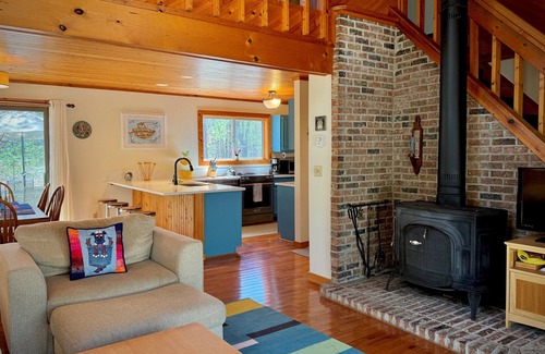 Glen Arbor House | Charming Bear Hollow: Walk to beach or Glen Arbor