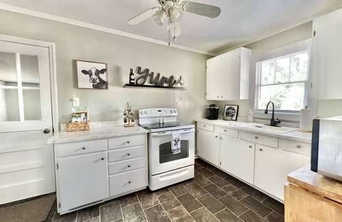Beaufort House | Charming Beaufort Retreat Entire Home Just Minutes from Downtown & Parris Island
