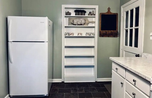 Beaufort House | Charming Beaufort Retreat Entire Home Just Minutes from Downtown & Parris Island
