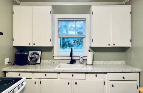 Beaufort House | Charming Beaufort Retreat Entire Home Just Minutes from Downtown & Parris Island
