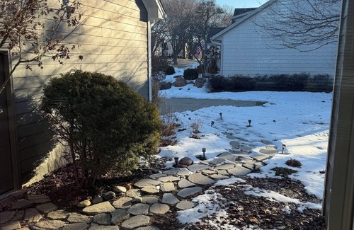Leawood House | Charming Beautiful 3-bedroom house with AC and WiFi in terrific Leawood